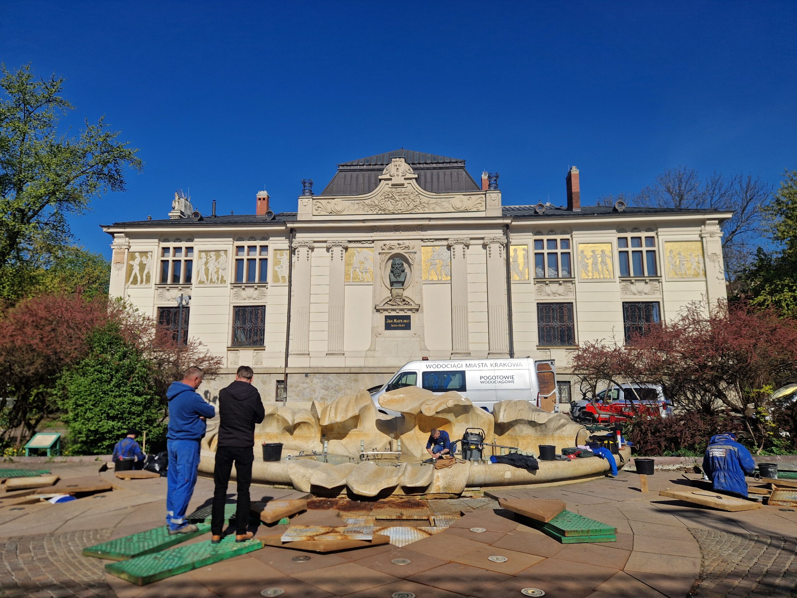 Kraków wita majówkę uruchomieniem fontann, wciąż trwa konkurs na&nbsp;nową, która&nbsp;zastąpi Kryształ