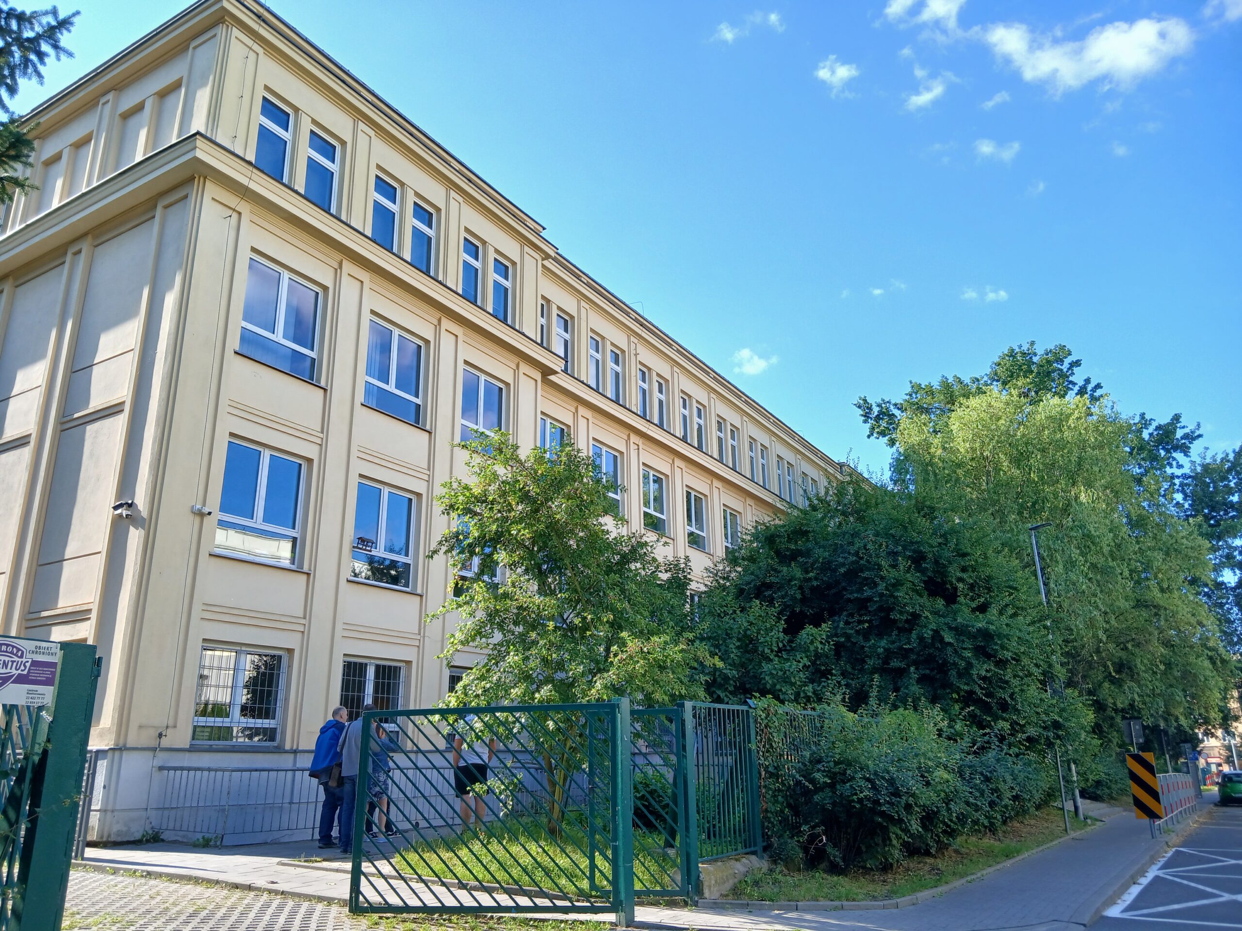 Po&nbsp;wakacjach uczniowie z&nbsp;ul.&nbsp;Urzędniczej zyskają ogród deszczowy